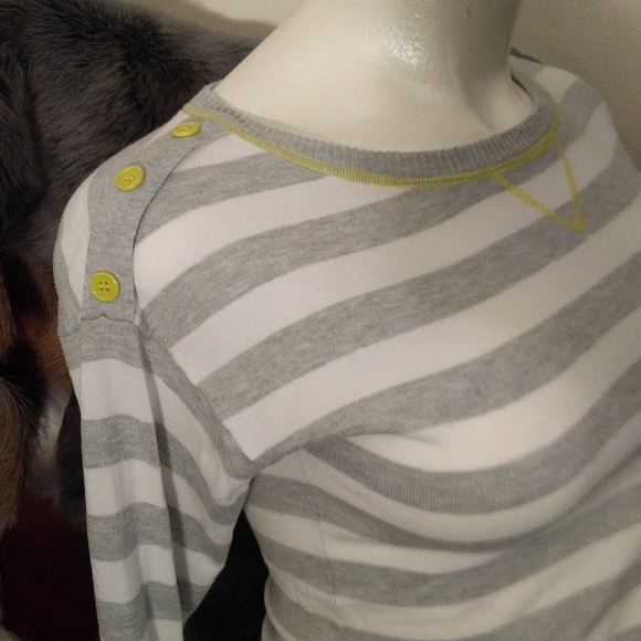t/o sweaters grey and yellow sweater - Picture 2 of 5